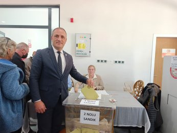 YENİ Parti’de Uzuner, seçilmiş başkan