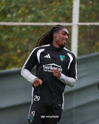 Sakat futbolcular moralimizi bozdu