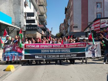 Gölcük’te, Filistin’e destek yürüyüşü
