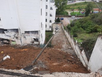 Gölcük’te 2 sitedeki 9 bina tedbiren boşaltıldı