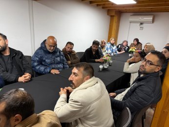Sezer, site sakinleriyle buluştu