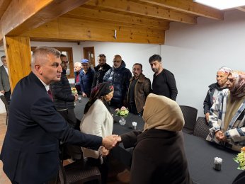 Sezer, site sakinleriyle buluştu