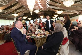 ‘Sizler mutlu olun diye çalışıyoruz”