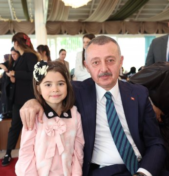 ‘Sizler mutlu olun diye çalışıyoruz”