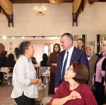 ‘Sizler mutlu olun diye çalışıyoruz”