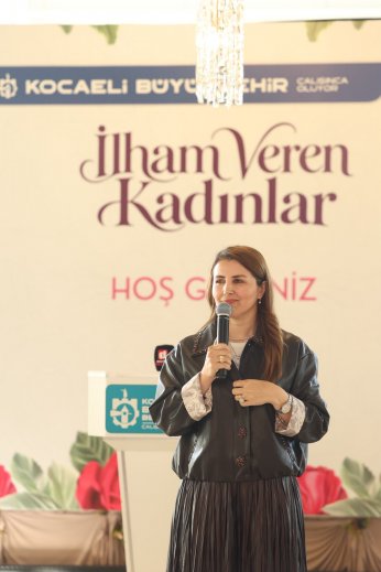 ‘Sizler mutlu olun diye çalışıyoruz”