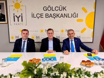 İYİ Parti Gölcük’te yeni yönetim tanıtıldı