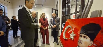 Cumhuriyet’in ışığı sanatla buluştu