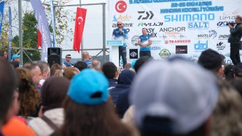 Balık yakalama yarışması nefesleri kesti