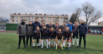 Nebil Uzun takımını kutladı