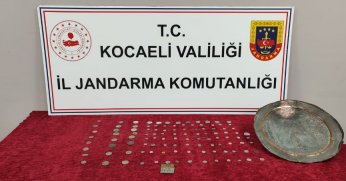 Gölcük’te aracında 107 sikkeyle yakalandı