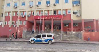 Bir rozete kandı, hayatı alt üst oldu