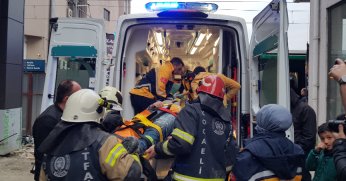 4. kattan asansör boşluğuna düşen işçi yaralandı