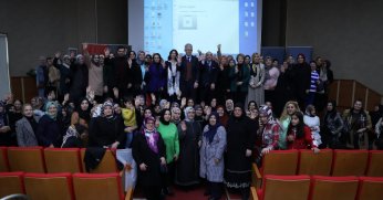 AK Parti’ye Gölcük’te  bin 41 yeni kadın üye