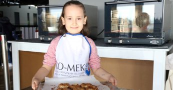 Çocuklar atölyelerde kandil simidi yaptı