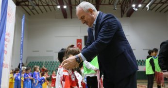 Derince’de salon hokeyi şöleni