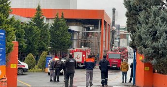 Kauçuk boya fabrikasında çıkan yangın söndürüldü