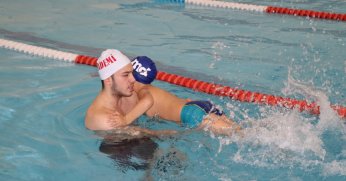 Yüzme eğitimleri devam ediyor