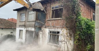 Gölcük’te yıkılan metruk  bina sayısı 115 oldu