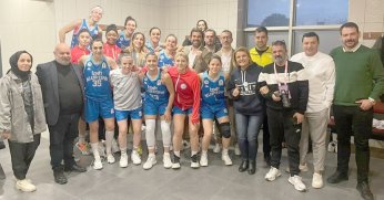 İzmit Belediyespor, seriyi 12 maça çıkardı