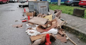 Evsel atıklar, kirliliği arttırıyor