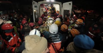 209'uncu saatte karı koca enkazdan kurtarıldı