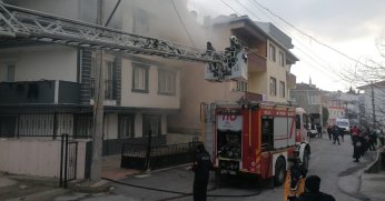 Yangında mahsur kalan özel birey kurtarıldı