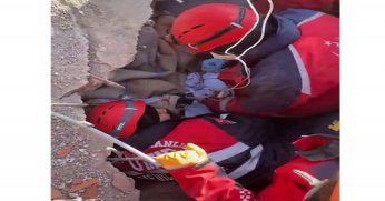 “İmdat” diye seslenince 222 saat sonra sağ kurtarıldı