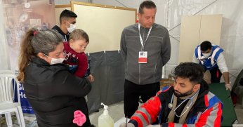 Büyükşehir’den Hatay’da gönüllü doktorlarla sağlık hizmeti