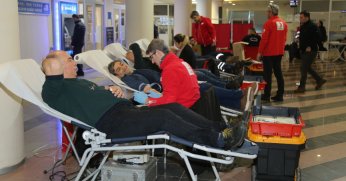 Kan stoğuna Gölcük Belediyesi’nden destek