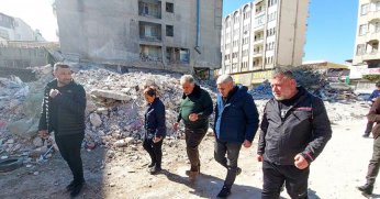 Onat’tan afet bölgesindeki gazetecilere ziyaret