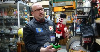 Antika sevgisi dükkan açtırdı