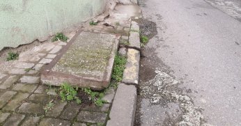 Kaldırımdaki kapağa düzenleme gerekli