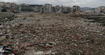 Enkazların kaldırılma işlemi bitmek üzere