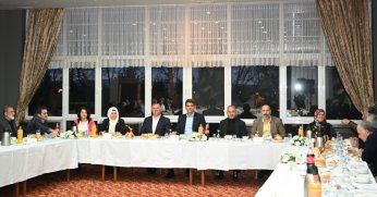 Kocaman, muhtarlarla  iftar sofrasında buluştu