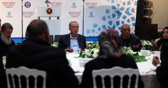 Cumhurbaşkanı Erdoğan, depremzedeler ile iftarda buluştu