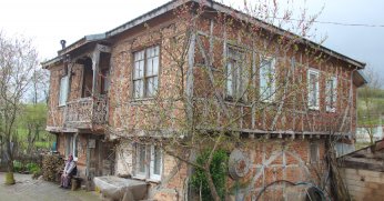 Yıllara meydan  okuyan köy evleri