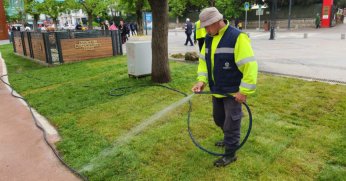 Cumhuriyet Bulvarı’nda yaza hazırlık çalışması