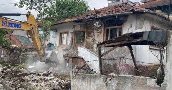 Yıkılan metruk bina  sayısı 120’ye ulaştı