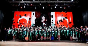 Siyasal Bilgiler Fakültesi’nde mezuniyet heyecanı