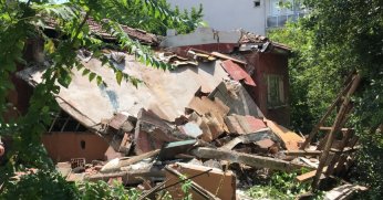Metruk ev çöktü: 2 kişi hayatını kaybetti