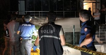 Husumetlisinin evini kurşunladı