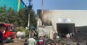 Fabrikada kimyasal yağ kazanı patladı: 2 yaralı