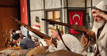 Servetiye cephesi sahneye taşındı