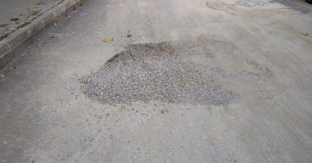 Çukur olan bölüm yama ile düzeltildi