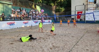 Plaj Voleybol Turnuvası'na rekor katılım
