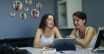 YKS’de başarılı olan ikizleri hedefleri ayırdı