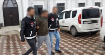 Liseli kızı 25 bıçak darbesiyle öldürüp yaktığını inkar etti