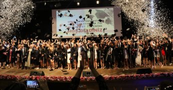 GTÜ’de coşkulu mezuniyet töreni
