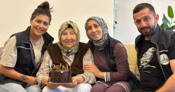 82 yaşında ilk kez doğum günü kutladı